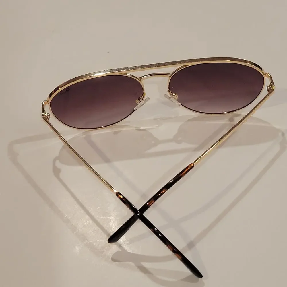 Women's Quay Easily Amused Sunglasses 1212 Gold tone metal frame